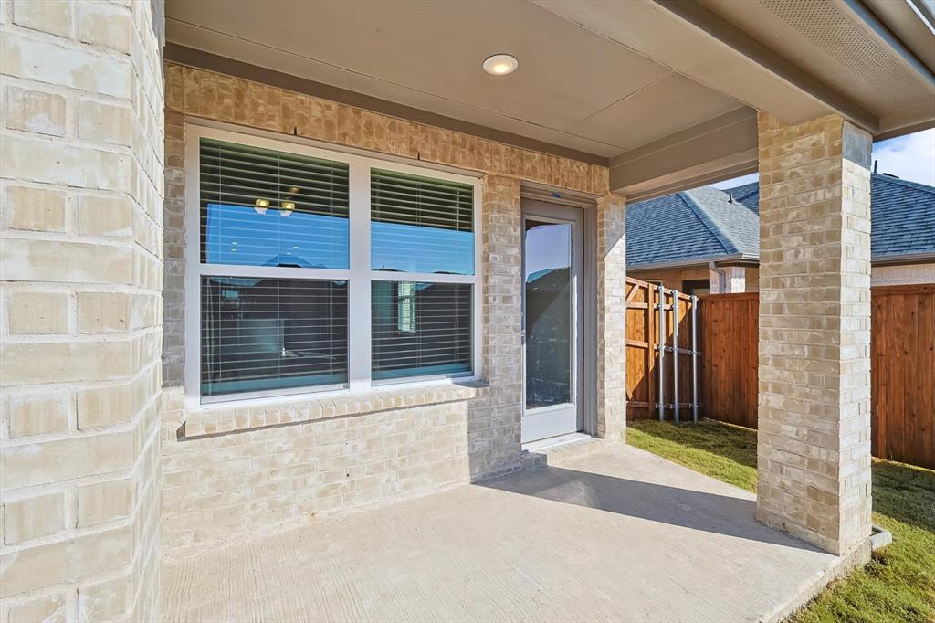 Anna Capri - Residential