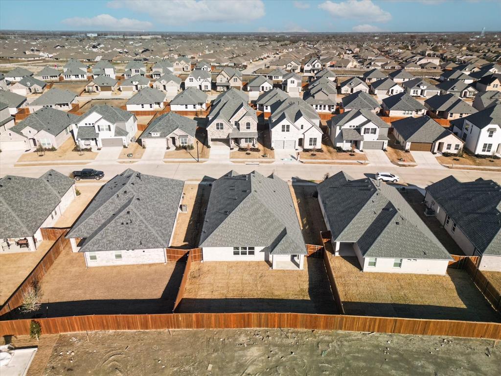 Anna Capri - Residential