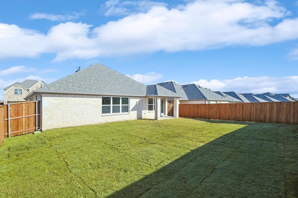 Anna Capri - Residential