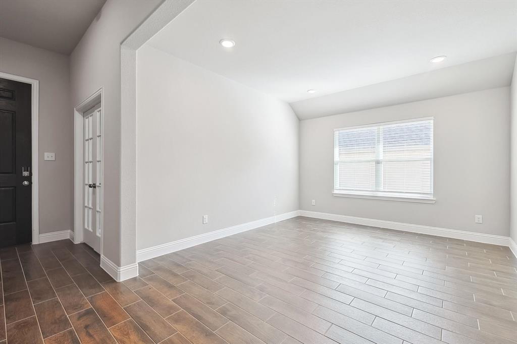 Anna Capri - Residential