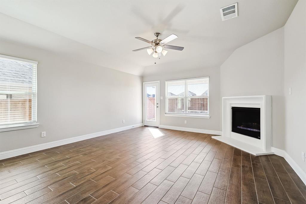 Anna Capri - Residential