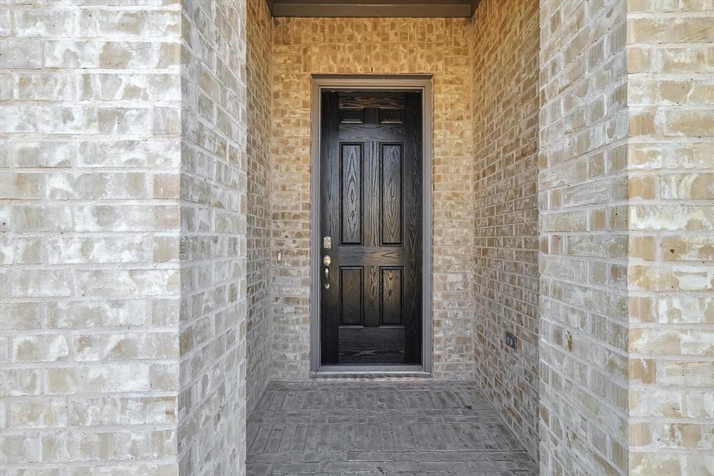 Anna Capri - Residential