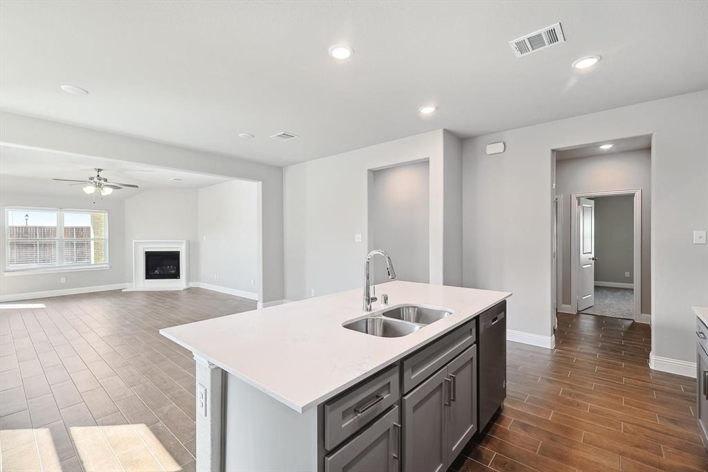 Anna Capri - Residential