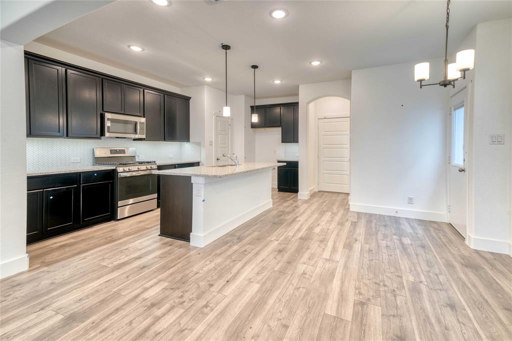 1401 Apricot Lane