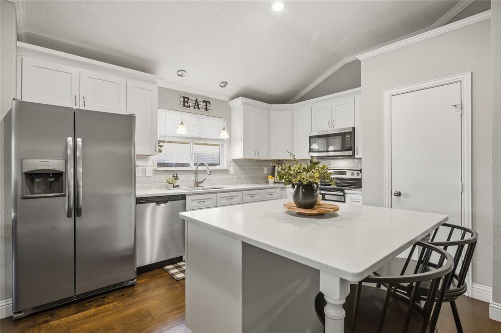 2017 Waterview Drive