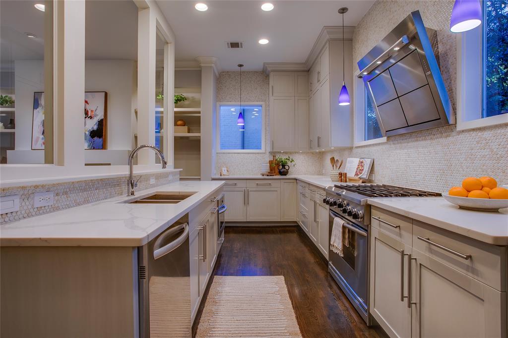 3810 Hawthorne Avenue