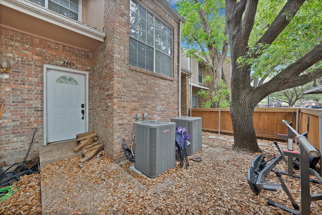 2405 Northlake Court