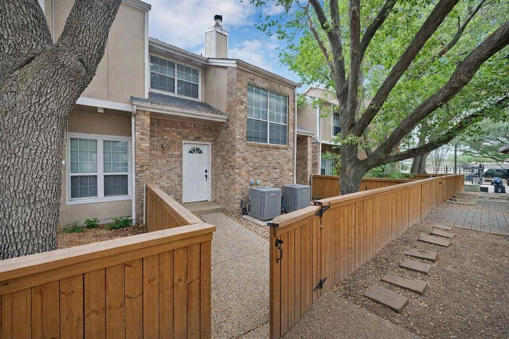2405 Northlake Court