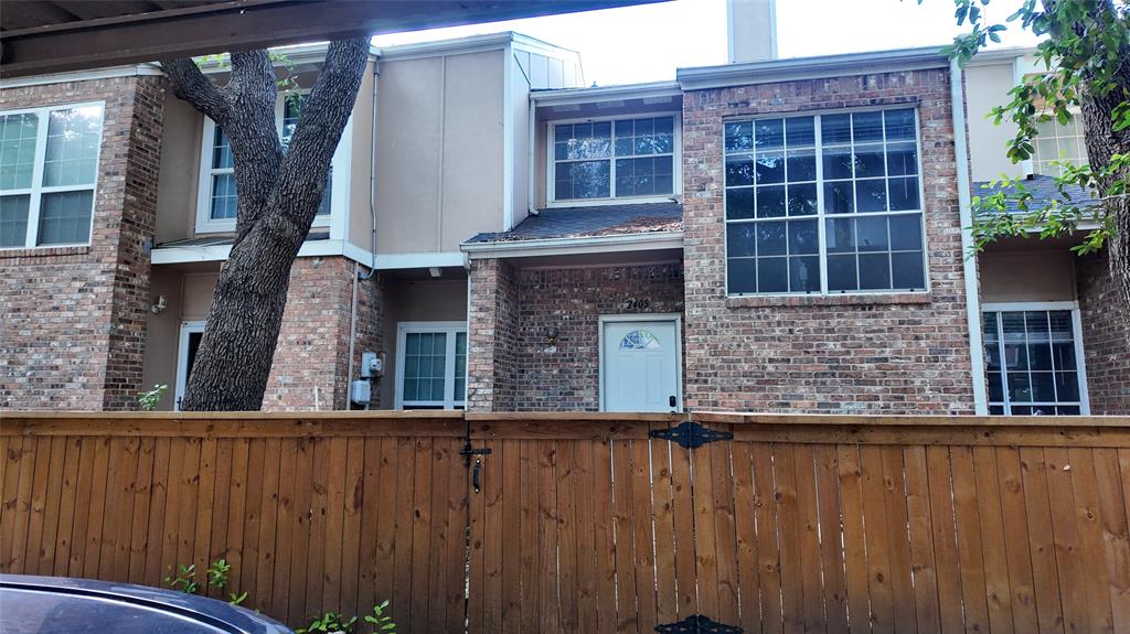 2405 Northlake Court