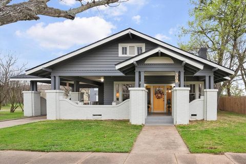 Photo of 309 S Avenue B, Wortham, TX 76693 (MLS # 21198885)