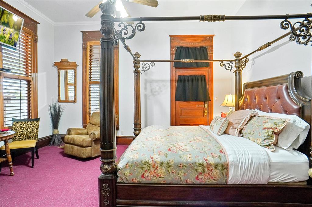 Victorian House Bed & Breakfast James Veasey Sur - Commercial Sale