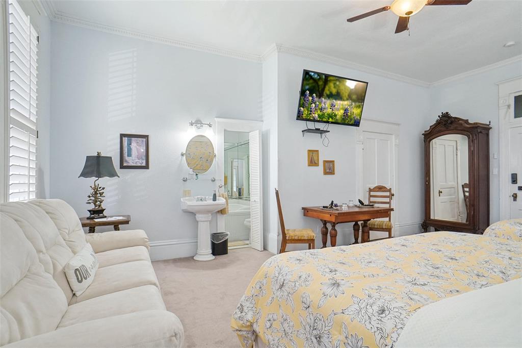 Victorian House Bed & Breakfast James Veasey Sur - Commercial Sale