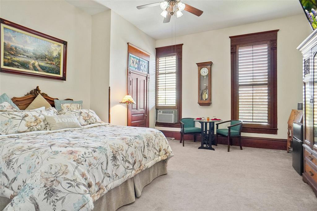 Victorian House Bed & Breakfast James Veasey Sur - Commercial Sale