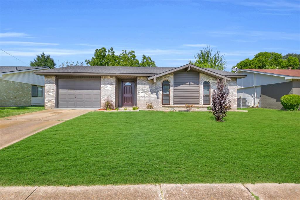 710 Country Lane