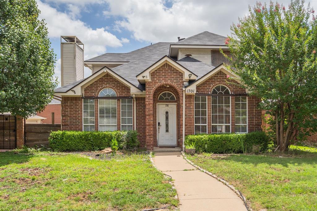 Photo of 1701 Creekway Drive, Lewisville, TX 75067 (MLS # 21291490)
