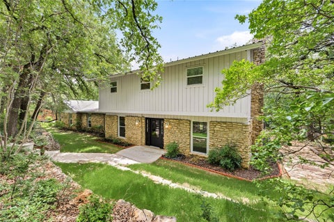 Photo of 2127 Los Robles Street, Grapevine, TX 76051 (MLS # 21387891)