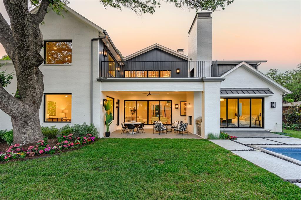 5816 Willow Lane
