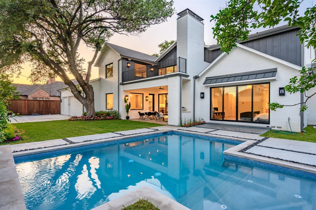 5816 Willow Lane