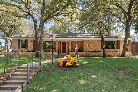 Tiny photo for 3705 Country Club Road, Arlington, TX 76013 (MLS # 21092873)
