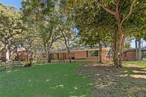 Tiny photo for 3705 Country Club Road, Arlington, TX 76013 (MLS # 21092873)