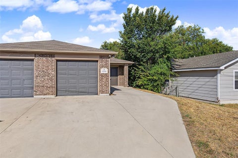 Photo of 3216 Cherry Lane, Fort Worth, TX 76116 (MLS # 21393988)