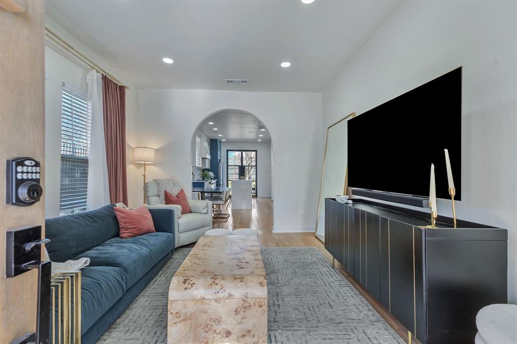 302 S Saint Mary Avenue