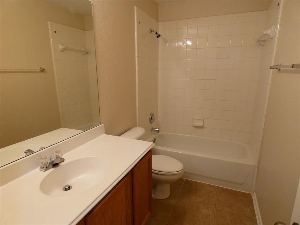 2967 Wild Oak Lane