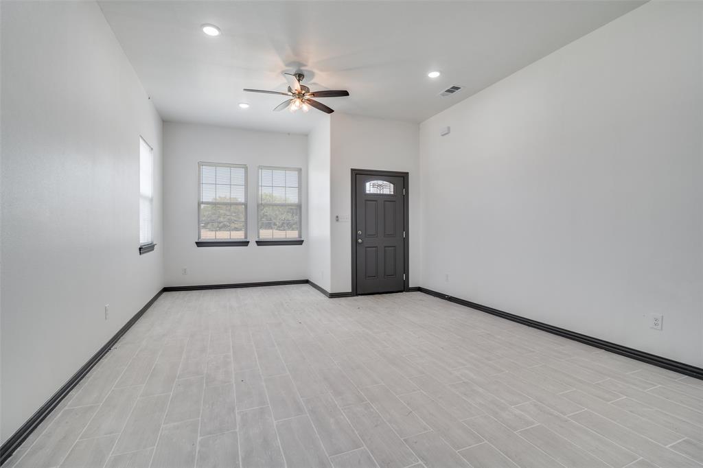 705 Lakeland Drive