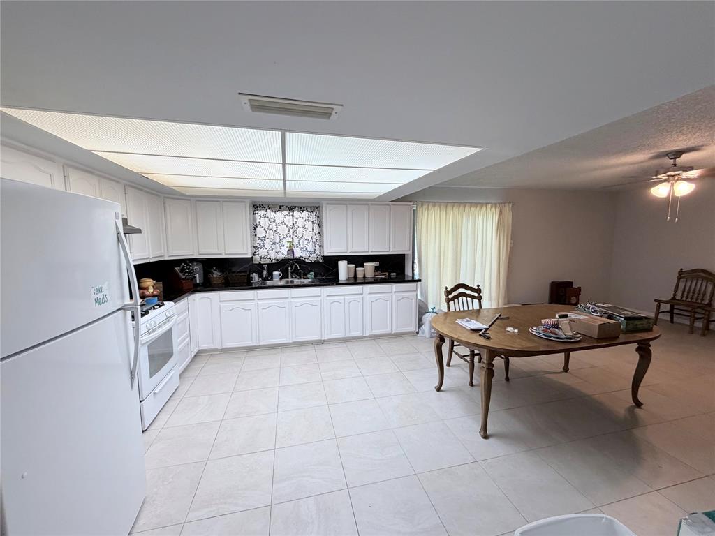 1380 Cherry Hill Lane