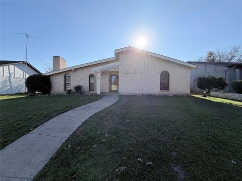 1380 Cherry Hill Lane Lewisville TX 75067