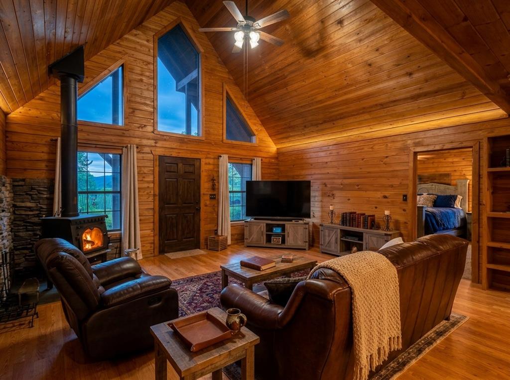 1222 Canyon Wren Loop