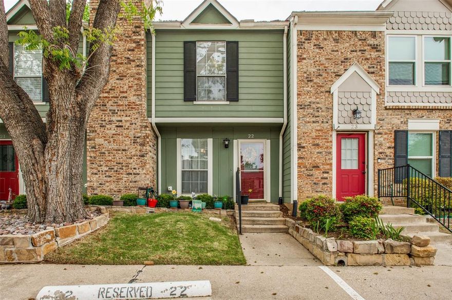 Adorable townhome! Move-in ready. First floor features a open living room, wood flooring, with a wood burning fireplace, a space that could be used as a small dining room and breakfast bar. Kitchen is open to the living room with beautiful granite counter tops, white cabinetry, designated pantry, electric range and built in microwave- All stainless steel. Half bath is located on the first floor. Upstairs provides two bedrooms, the laundry room for convenience of use, wood flooring, natural lighting, and beautiful full bath featuring granite countertops, built in cabinetry, and a tub-shower combo.

Back patio has a wonderful sitting area, privacy fence, and storage unit. Great opportunity!!!