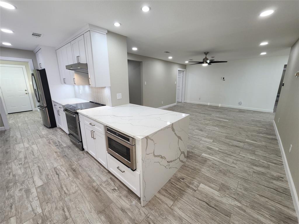 7001 Oakland Lane