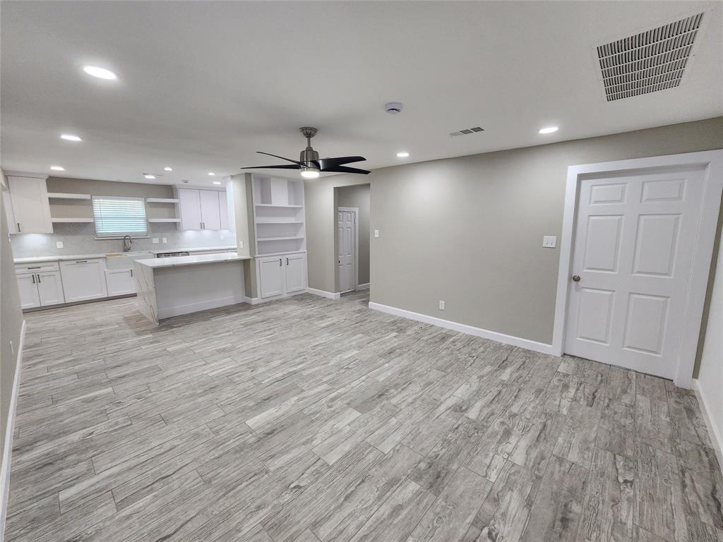 7001 Oakland Lane