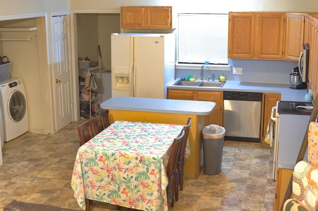 F M Meeks Surv Abs #560 - Residential