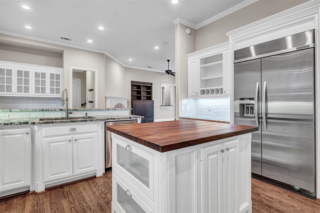 5965 GLENDOWER Lane