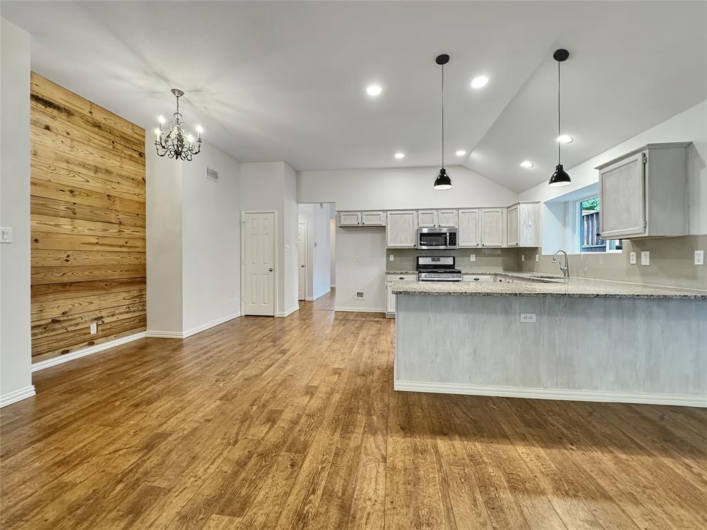 806 Glenwood Court