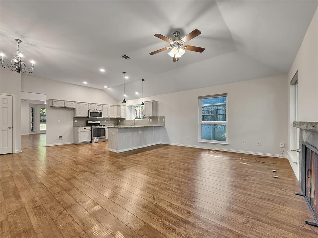 806 Glenwood Court