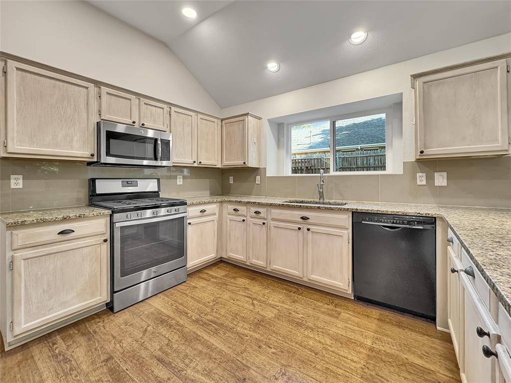 806 Glenwood Court