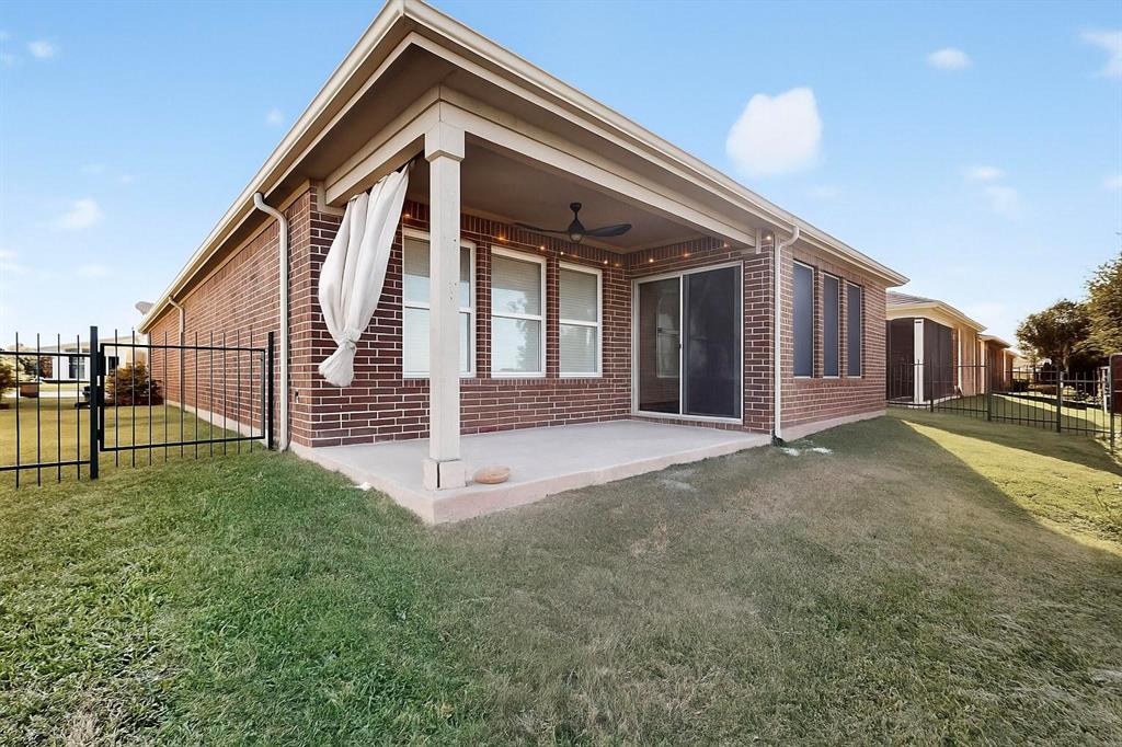 Frisco Lakes By Del Webb Villa - Residential