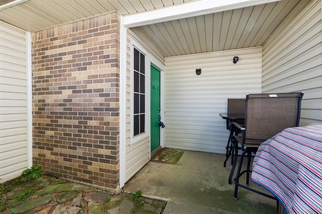 724 Creekwood Court