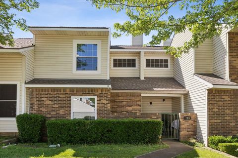 724 Creekwood Court Lewisville TX 75067