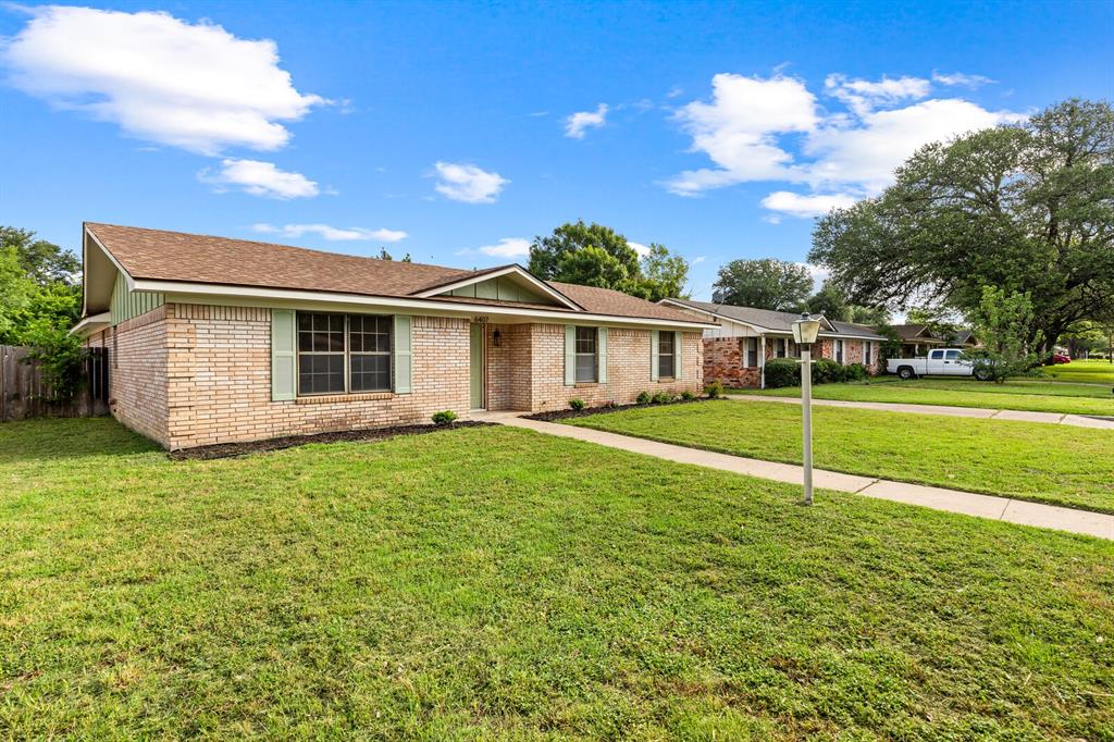 6407 Landmark