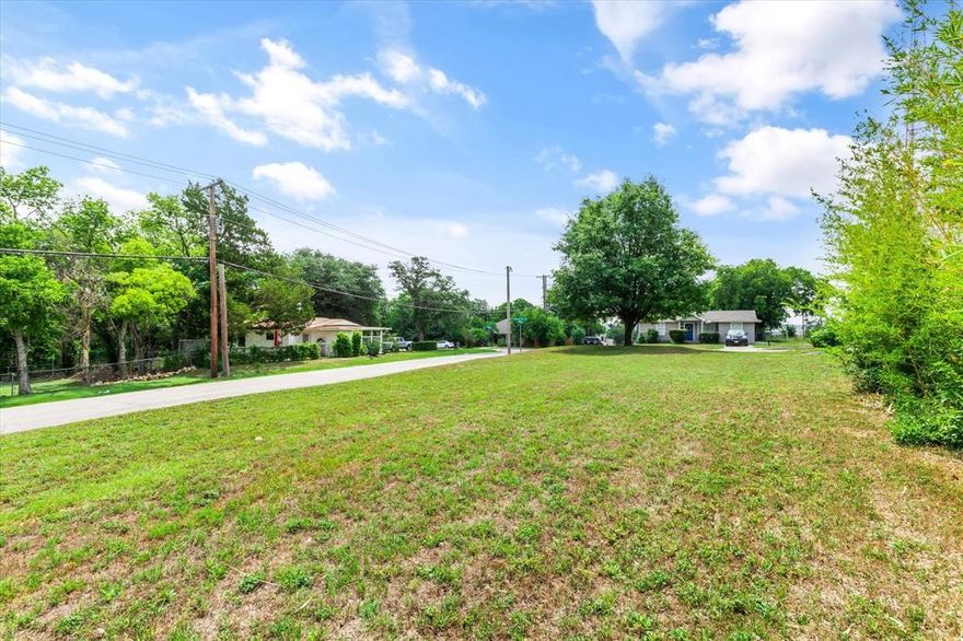 Great opportunity for investor to build. Grassed Corner Lot ready to be developed. Prime location close to Hulen Street could make for a good rental property. Currently zoned Residential C-1; and could be developed for Residential use or Duplex. Lot is fully grassed with one tree and ready for use.
Close access to Chisolm Trail, I-30, and many amenities around town.