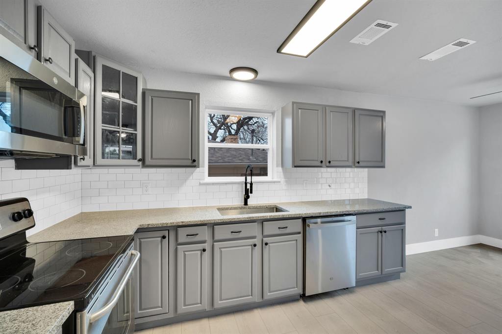 Crestmoor Park - Residential