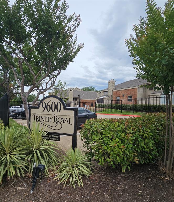 TRINITY ROYAL - Residential Lease