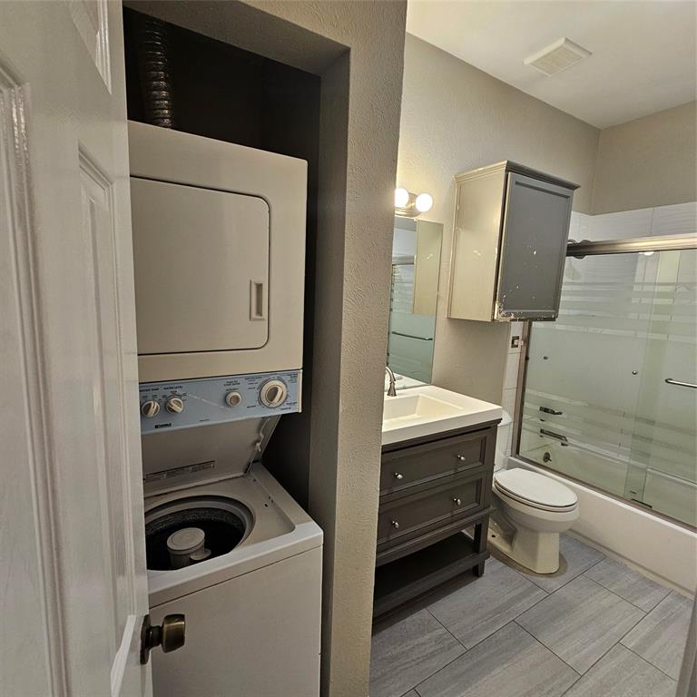 TRINITY ROYAL - Residential Lease