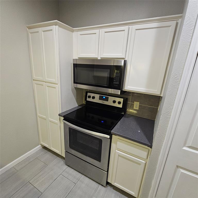 TRINITY ROYAL - Residential Lease