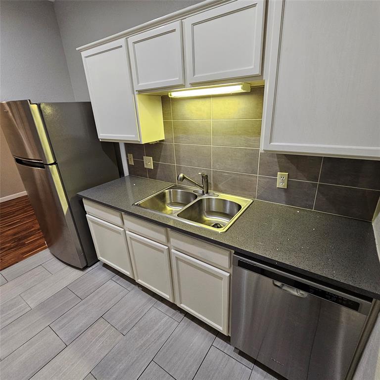 TRINITY ROYAL - Residential Lease