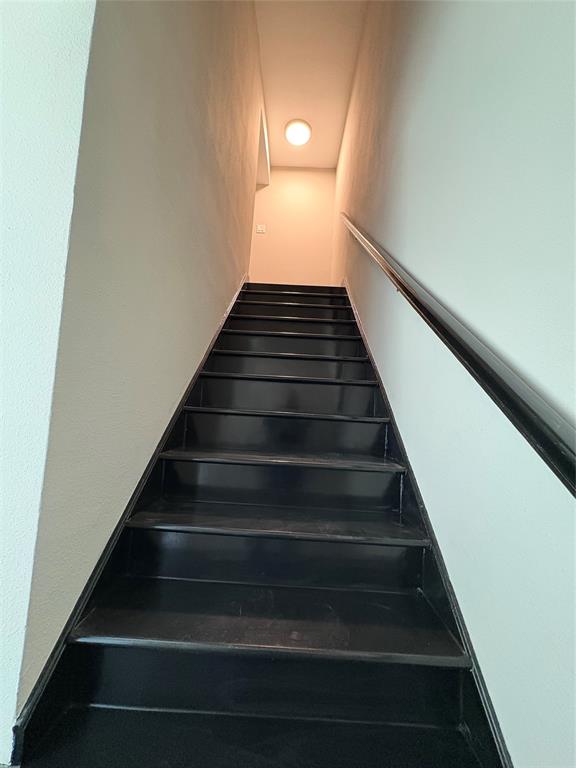 ROLLING HILS 2ND REP - Residential Lease